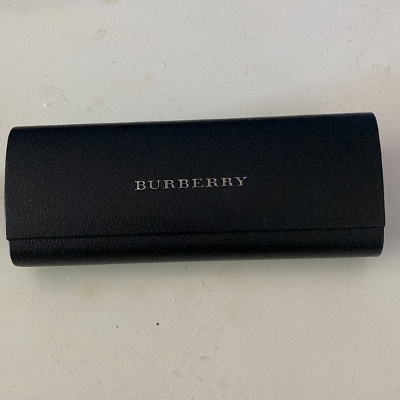 Burberry Sunglasses Case - Picture 10 of 10